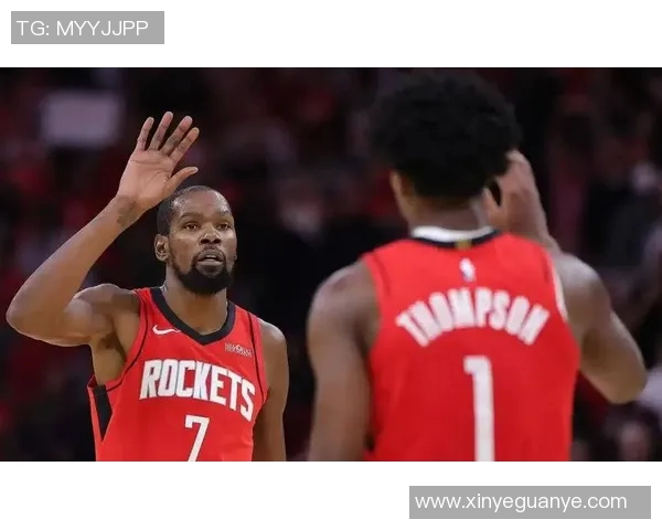 122-115逆转！火箭胜雄鹿，篮板优势大，杜兰特点赞新秀谢泼德